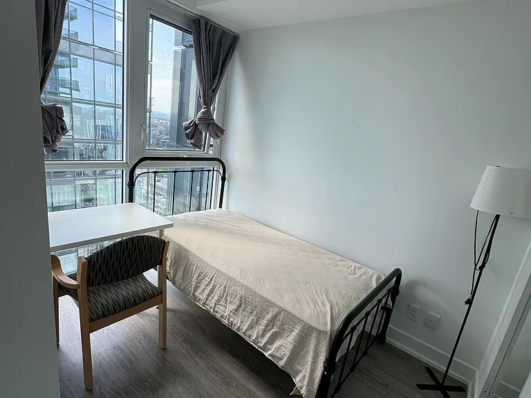 7 Grenville St #5401 — Photo 8