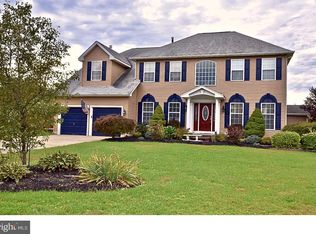 25 Rainbow Dr, Sewell, NJ 08080
