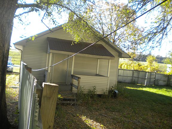5th image of 2906 Fairmount St