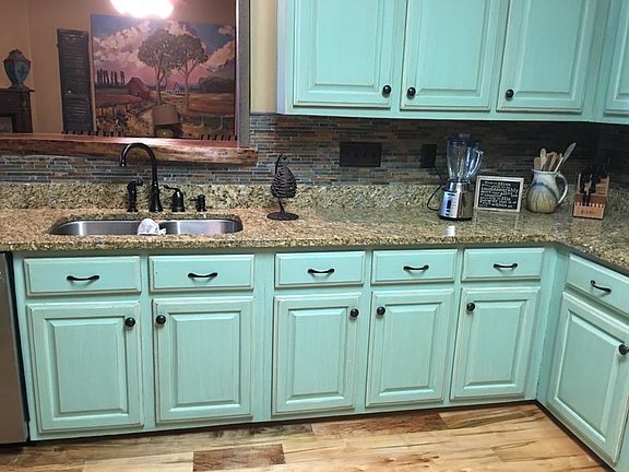 Kitchen
						:
						custom cabinetry, granite, slate back splash, curly maple real hardwood floors