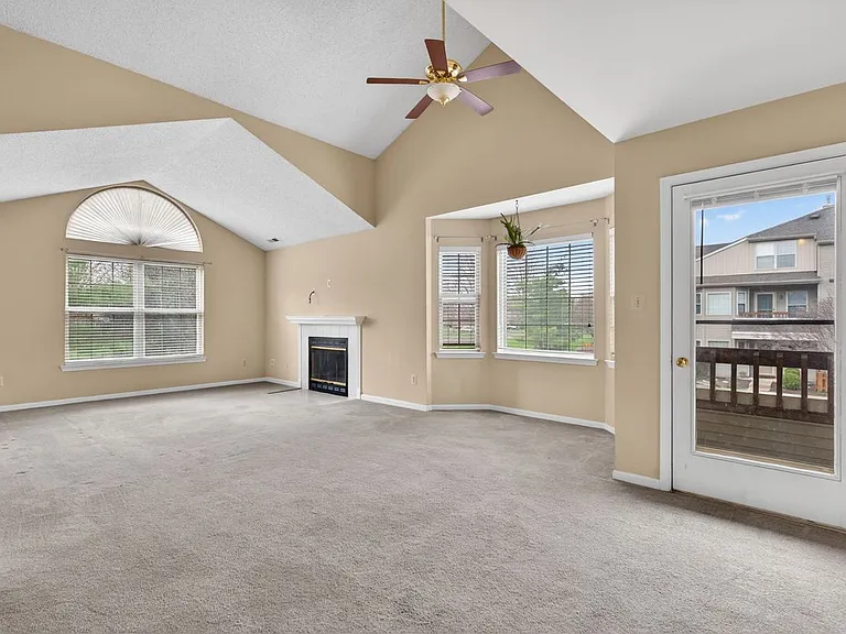 4202 Waltham Ct — Photo 19
