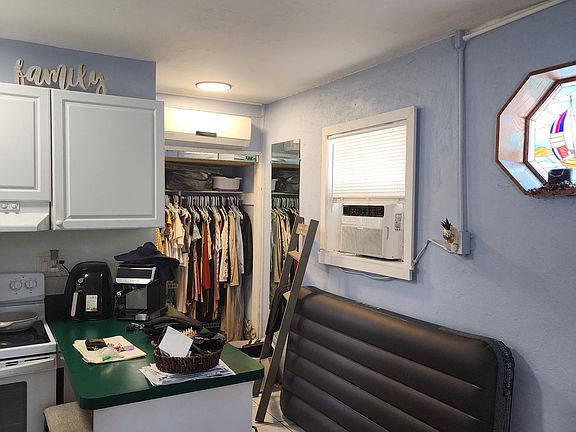 2nd image of 1714 Josephine St #2