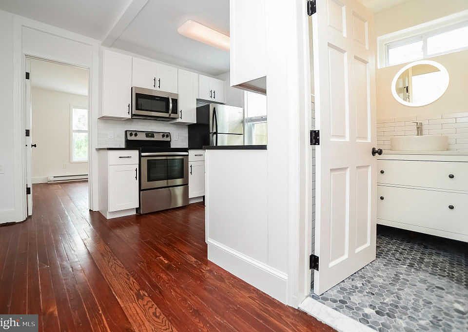 1st image of 1537 S 15th St Floor 3