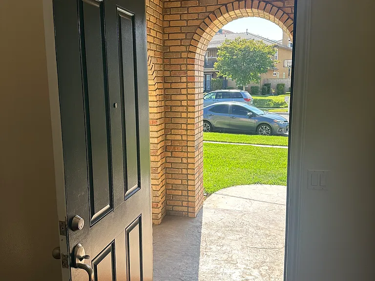 3279 Huntfield St — Photo 10