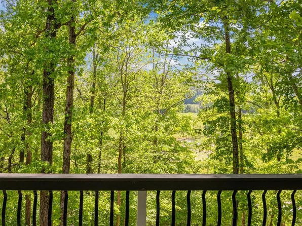 6130 Clydeton Rd, Waverly, TN 37185