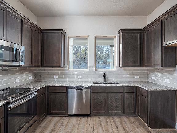 3rd image of 164 Woodbridge Dr #3Z0SHJ