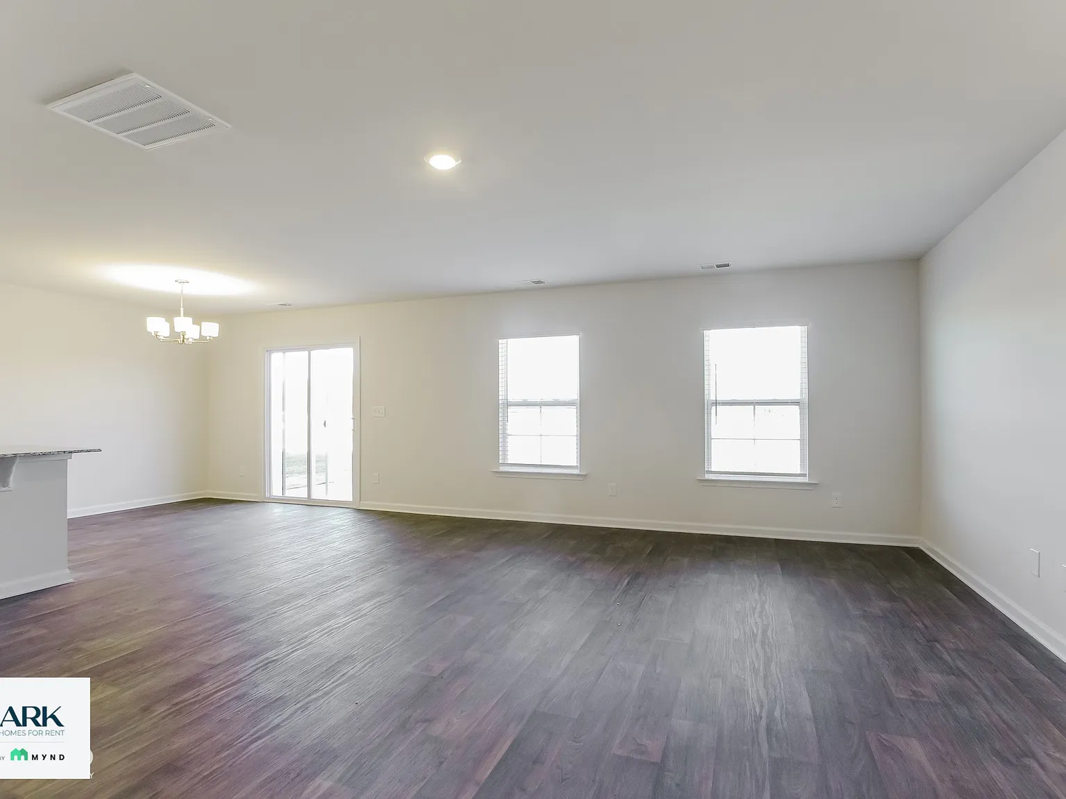 4 bed, 2.5 bath, 2075 sqft, $1,935 — Photo 3