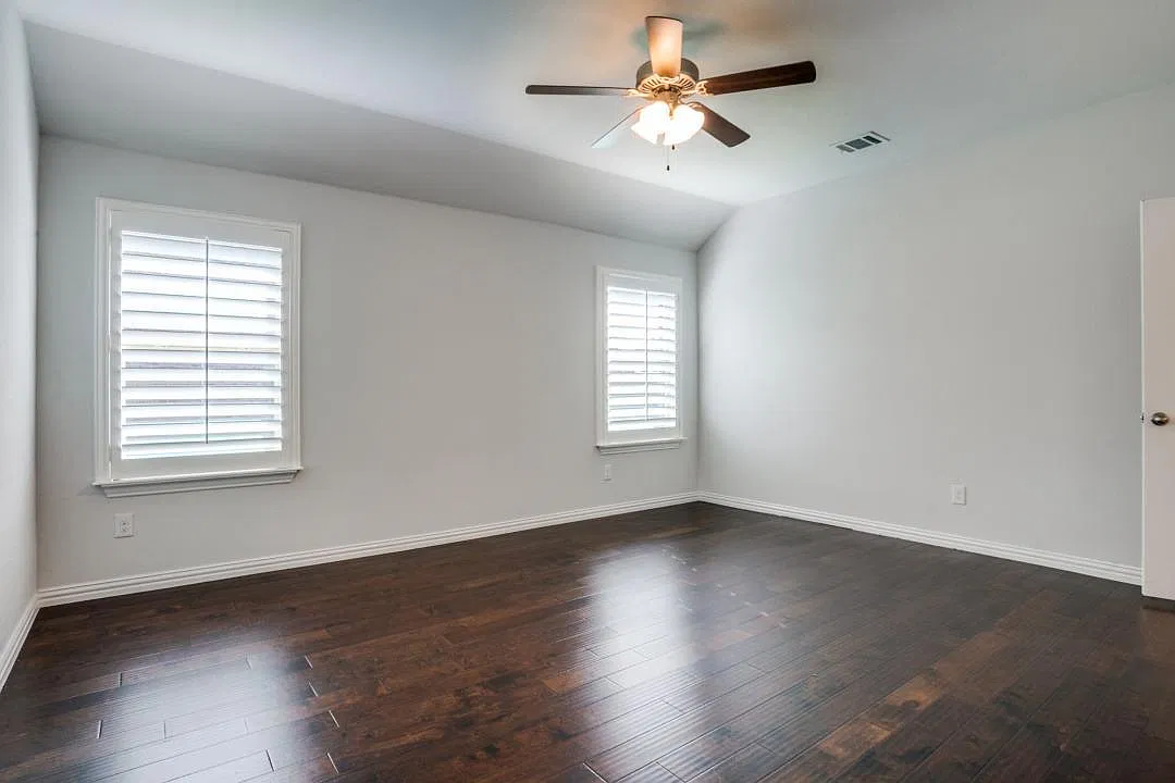 4 bed, 2071 sqft, $2,500 — Photo 2