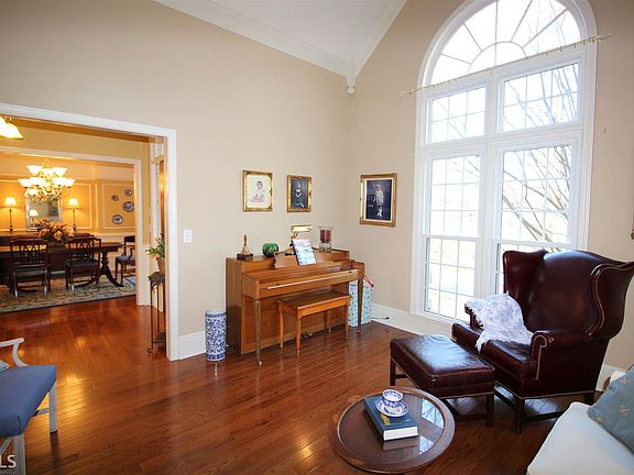 5th image of 1800 Colonial South Dr SW