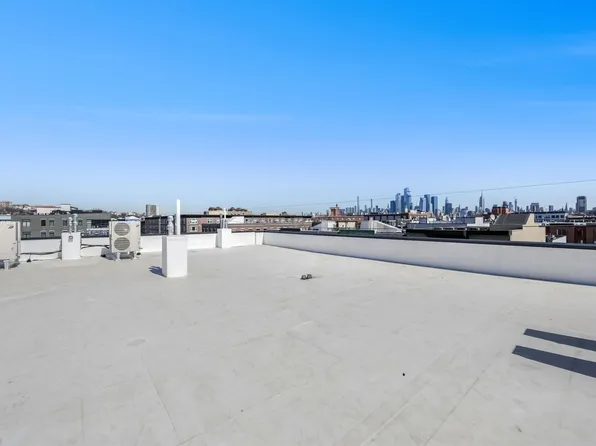 706 Madison Street image 8 of 13