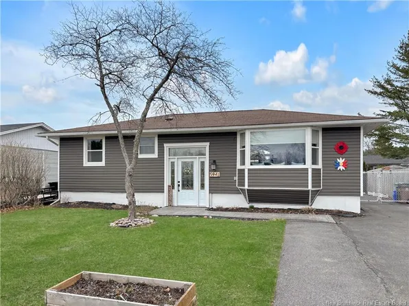 594 Michael Cres, Saint John, NB E2J 2T1