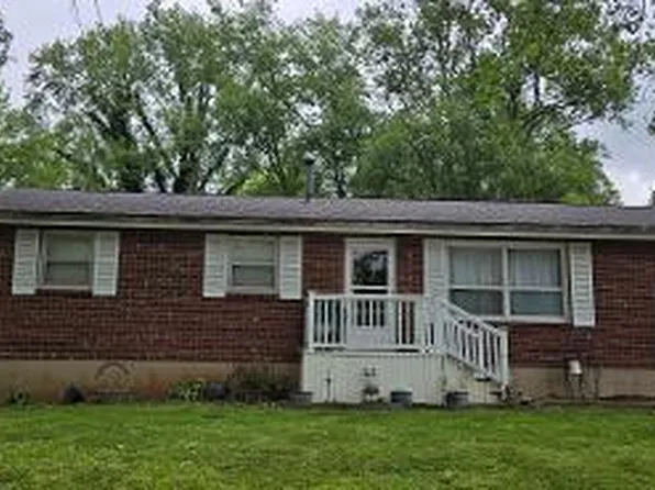 315 Smith St, Farmington, MO 63640