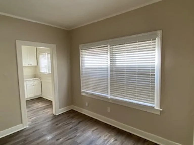 832 W Florence Ave #2A — Photo 3