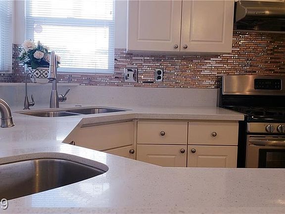 5th image of 8466 Birthstone Ave