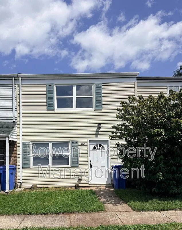 3 bed, 1.5 bath, 1152 sqft, $2,100 — Photo 1