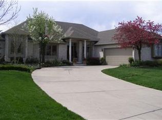 4029 Brockton Manor North Dr, Greenwood, IN 46143