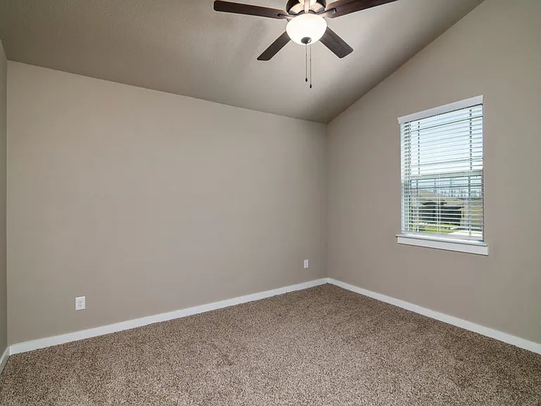 635 Wheatfield Dr — Photo 9