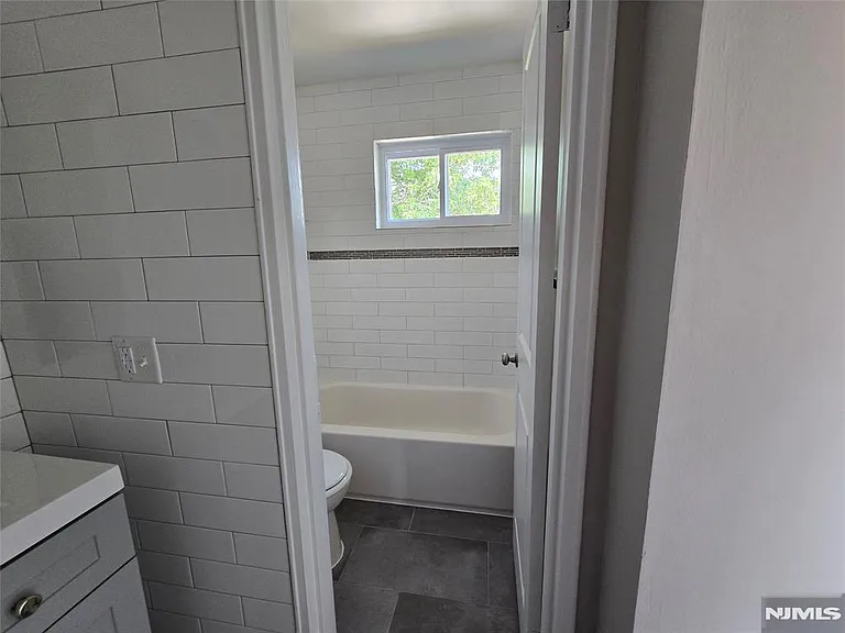322 Park St #9 — Photo 6