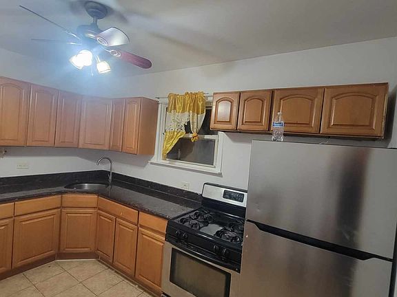 2nd image of 138 Crescent Pl #2