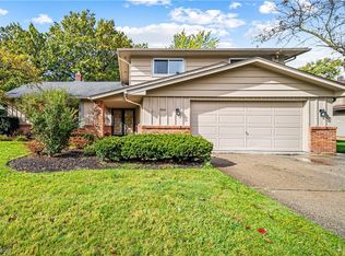 1904 Bromton Dr, Lyndhurst, OH