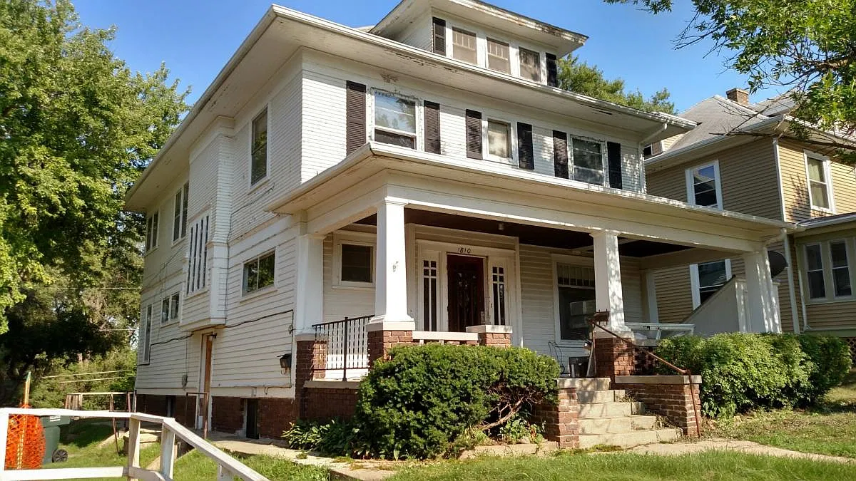 2 bed, 950 sqft, $975 — Photo 1