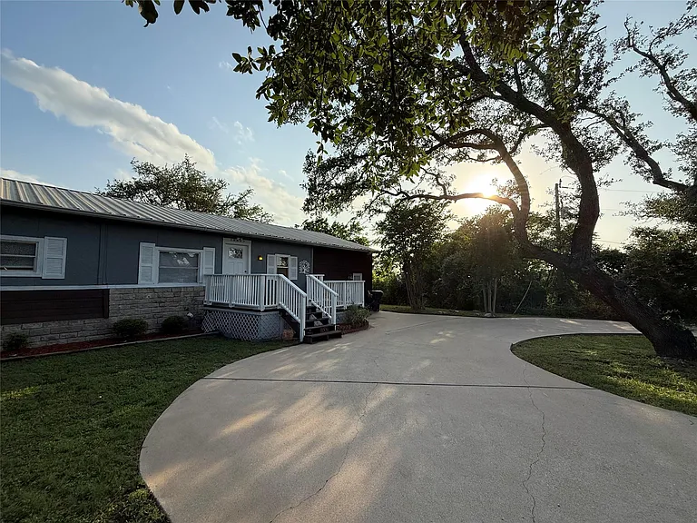 10603 Thomaswood Ln — Photo 3