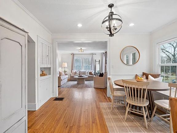 5th image of 3106 Easton Ave