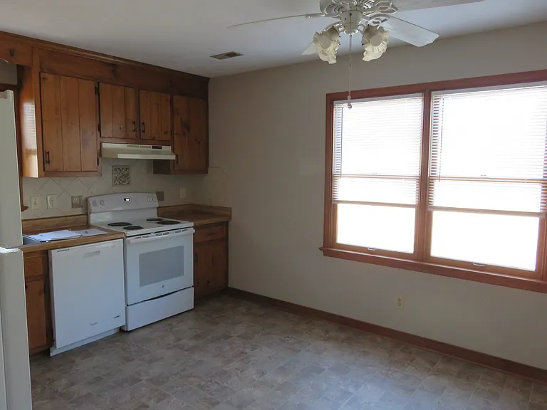 7078 Ann Cabell Ct — Photo 6