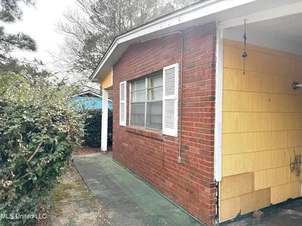 663 Queen Julianna Ln, Jackson, MS 39209