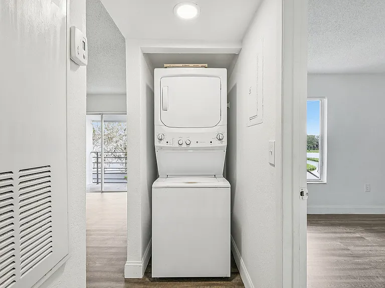 In-Unit Washer & Dryer