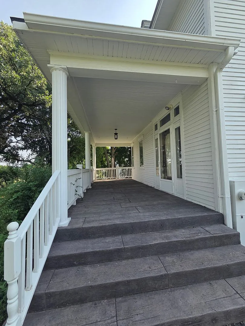Maple Park Country Home with Finished Basement — Photo 2
