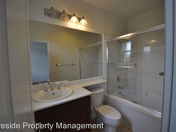 4th image of 594 N 7th St