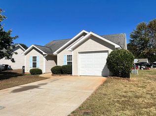 100 Coronation Dr, Bonaire, GA 31005