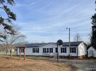 202 Friendship Dr, Bessemer City, NC 28016