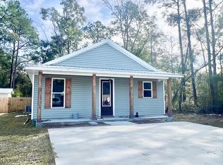 31 L M St, Crawfordville, FL 32327