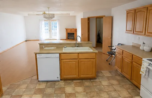 3536 W Meadows Dr — Photo 6