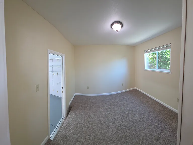 512 Poplar Ave — Photo 5