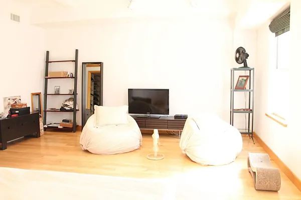 Rented by Level Group | media 5