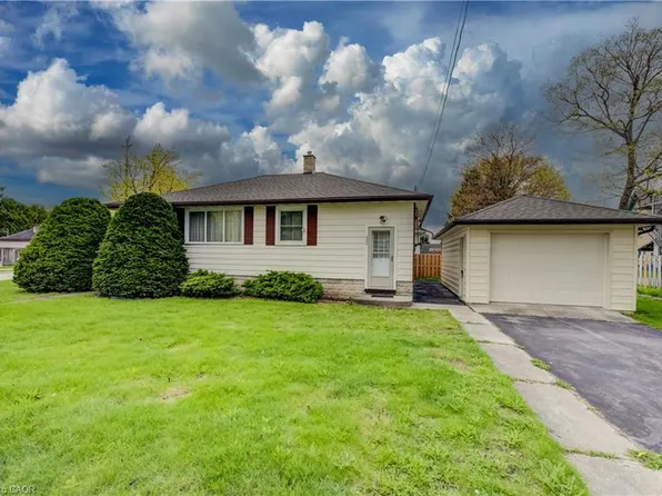 320 Waterloo St, Wellington North, ON N0G 2L3