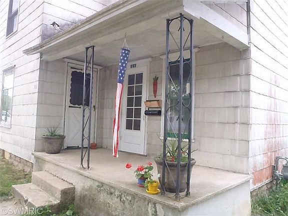 2nd image of 303 N Thomas St