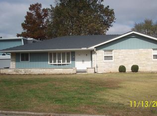 606 E Poplar St, Du Quoin, IL 62832