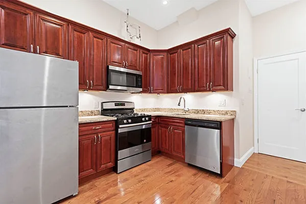 Rented by Citi Habitats | media 14