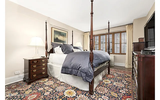 Sold by Douglas Elliman | media 6