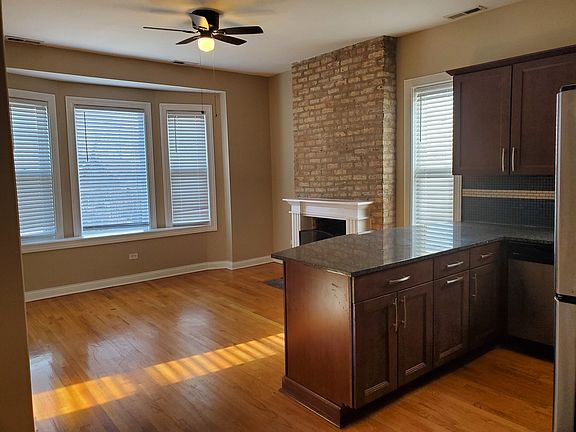 3rd image of 228 N Sacramento Blvd #2