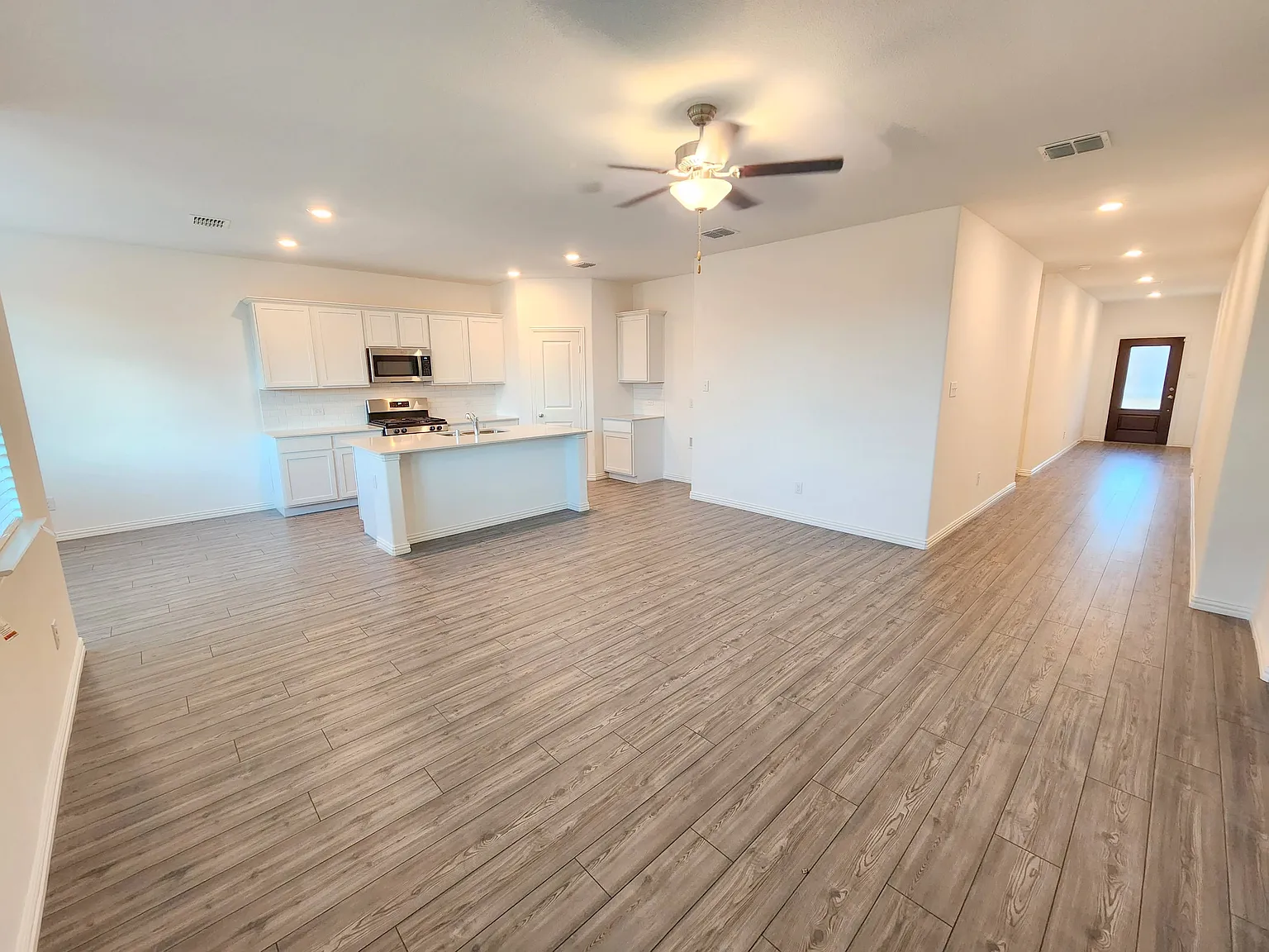4 bed, 1838 sqft, $1,895 — Photo 4