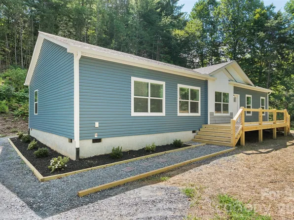 24 Green Burch Dr, Bryson City, NC 28713