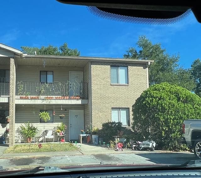 1st image of 309 Taylor St