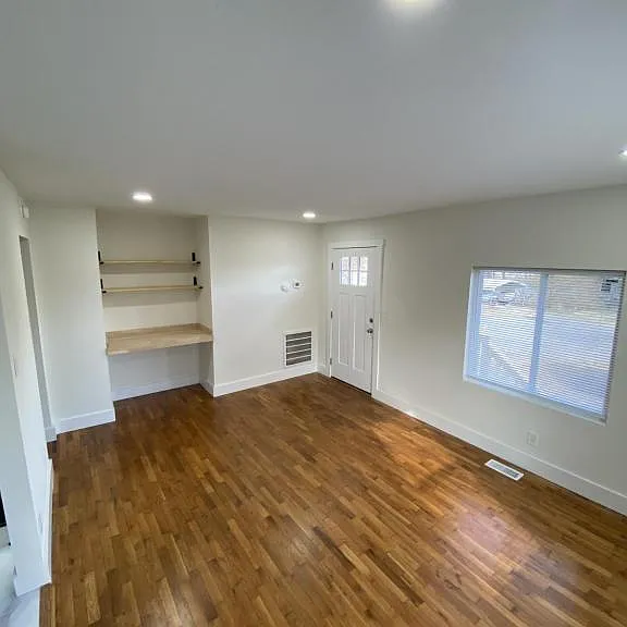 2413 Webster Ct — Photo 3