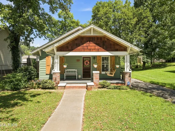 707 Radford Pl, Knoxville, TN 37917