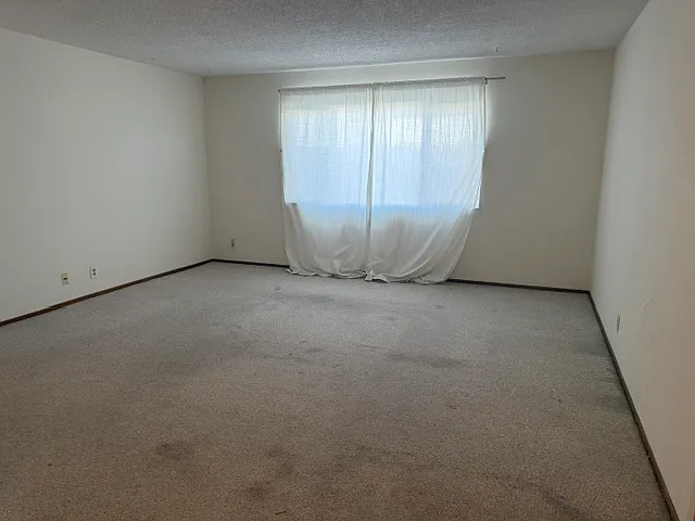 2 bed, 10 sqft, $2,200 — Photo 3